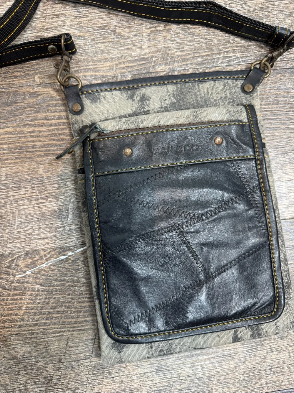 Men's Leather Patchwork Crossbody Pouch - Black and Gray